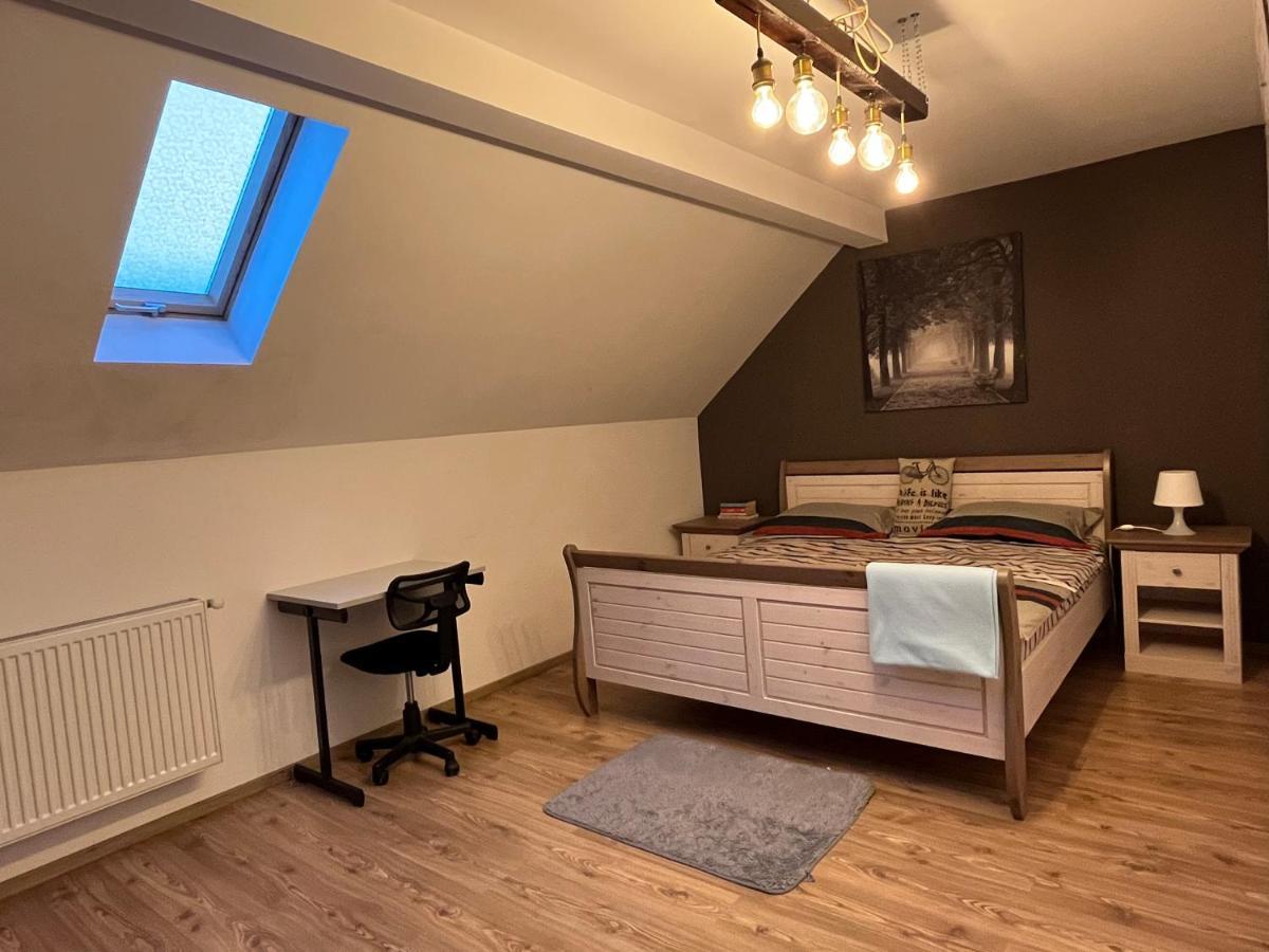 O Mansarda Intima :) - The Intimate Attic :) Apartment Bragadiru Exterior photo