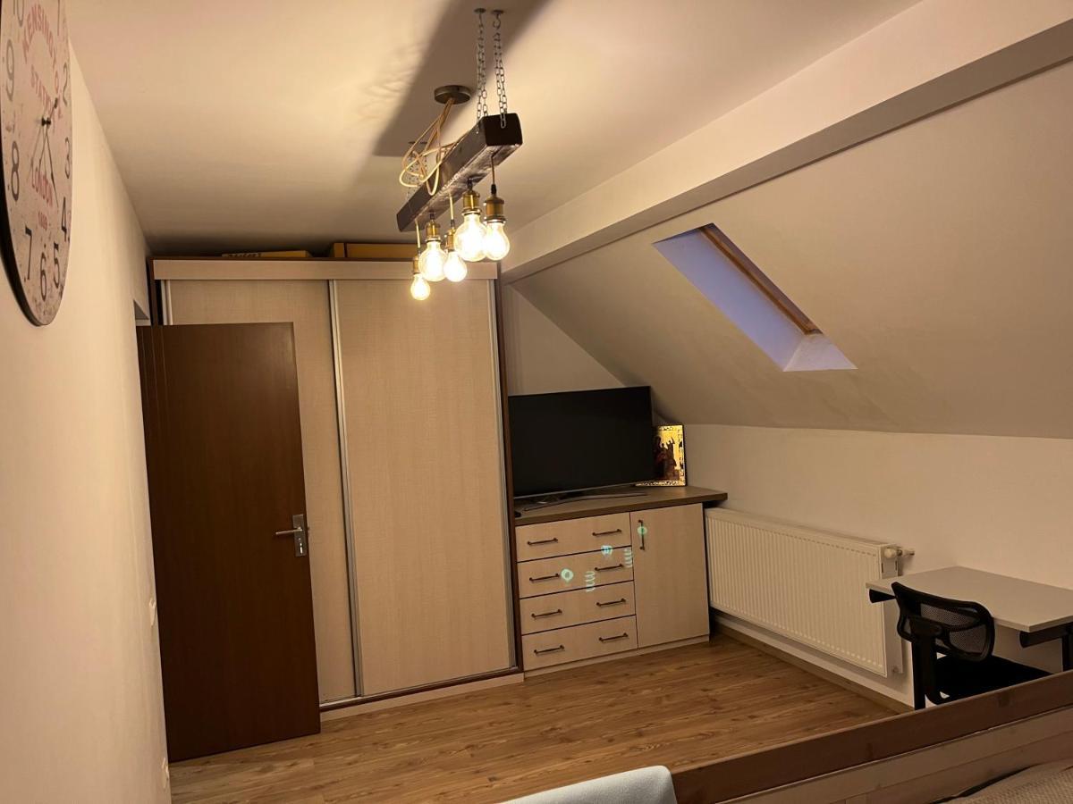 O Mansarda Intima :) - The Intimate Attic :) Apartment Bragadiru Exterior photo