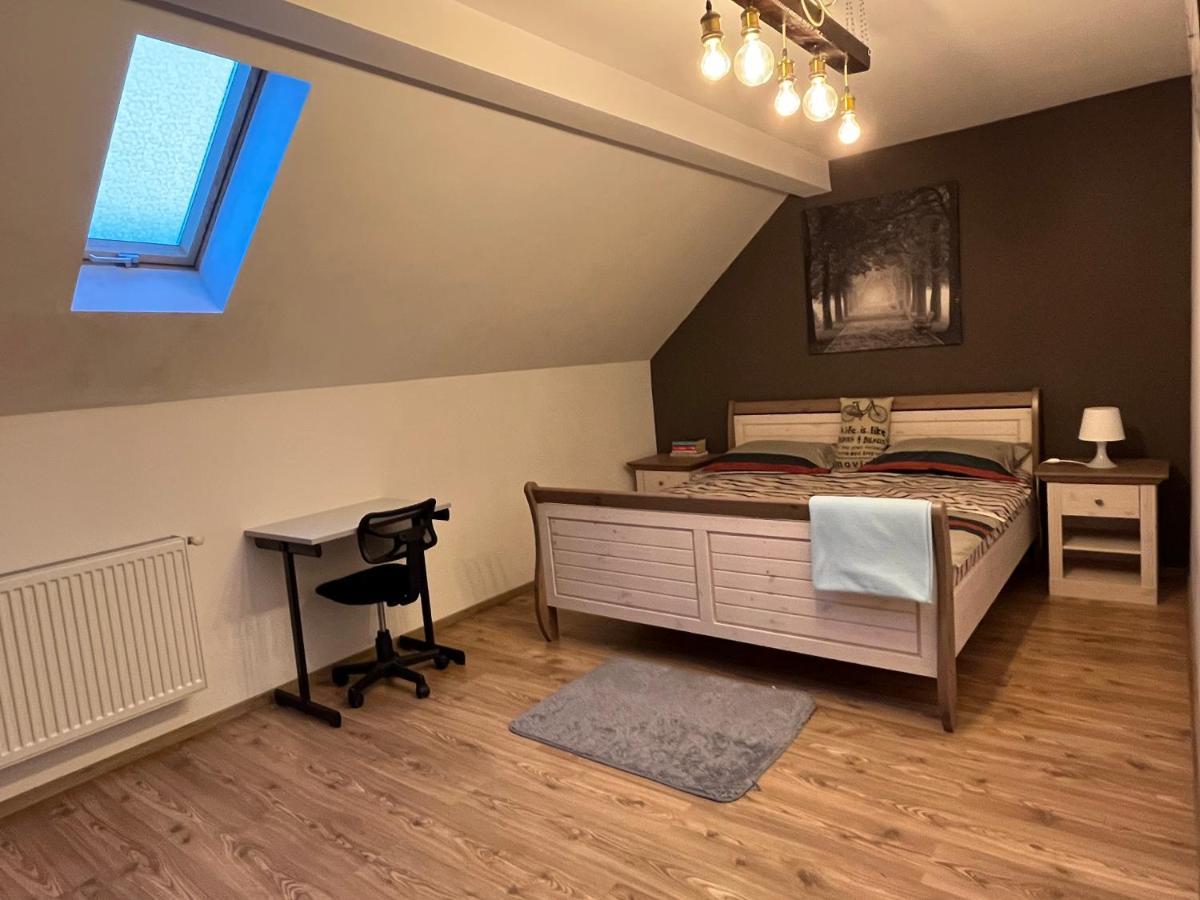O Mansarda Intima :) - The Intimate Attic :) Apartment Bragadiru Exterior photo
